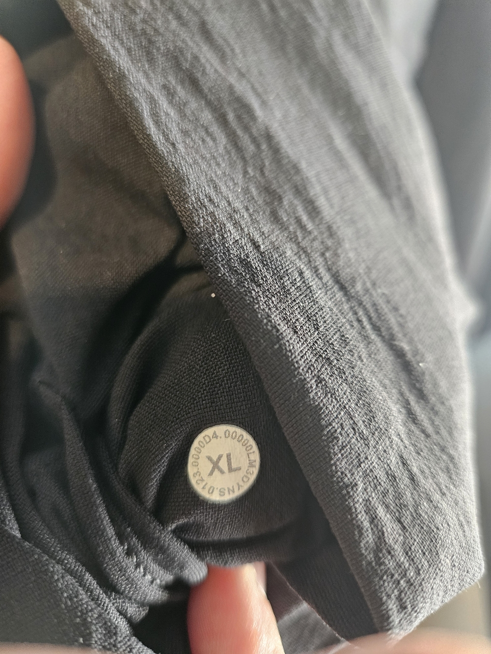 lululemon athletica Men's Lightweight Half-Zip Pullover Jacket - Black - Picture 5 of 5